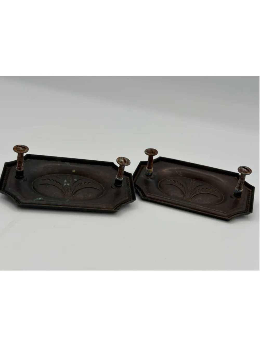 2 Vintage Drawer Pulls, Wheat medallion in center